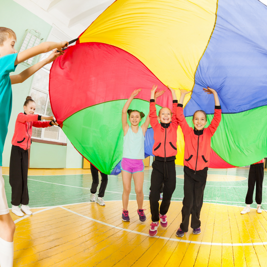 parachute doek voor beweegspelletjes met kinderen